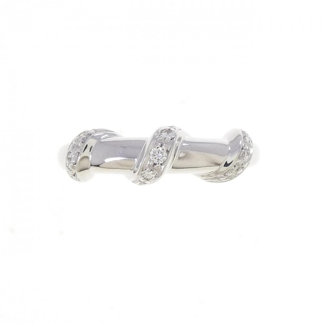 CHAUMET DIAMOND RING: Chaumet Diamond Ring Brand: Chaumet Type/Style: Chaumet Ring Material: 750 white gold, Main Stone/Creation Natural Color: White Gold Size: US5 3/4 Accessories: None Accessories Notice: When