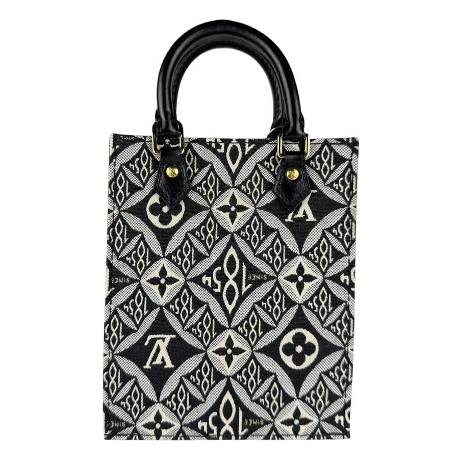 LOUIS VUITTON PETITE SAC PLATT HANDBAG: LOUIS VUITTON Petite Sac Platt Handbag Brand: LOUIS VUITTON Type/Style: Handbag Material: Canvas/Leather Color: Black Size: Size [inch] W:5.5inx H:6.7inx D:1.6in Handle Length:7.9in Size [cm] W:14cmx