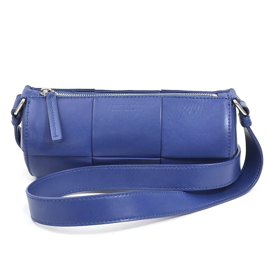 BOTTEGAVENETA SHOULDER BAG BLUE LEATHER: BOTTEGAVENETA Shoulder Bag blue leather Brand: BOTTEGAVENETA Type/Style: Shoulder Bag Material: Leather Color: Blue Size: Size [inch] (Bottom)W:8.3inx H:3.9inx D:3.7in Size [cm] (Bottom)W:21cmx