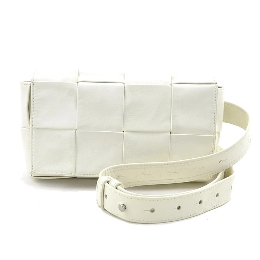 BOTTEGAVENETA CASSETTE WAIST BAG BODY BAG: BOTTEGAVENETA Cassette Waist Bag Body Bag Brand: BOTTEGAVENETA Type/Style: Waist bag Material: Leather Color: White Size: Size [inch] (Bottom)W:7.1inx H:3.9inx D:2.0in Size [cm] (Bottom)W:18cmx