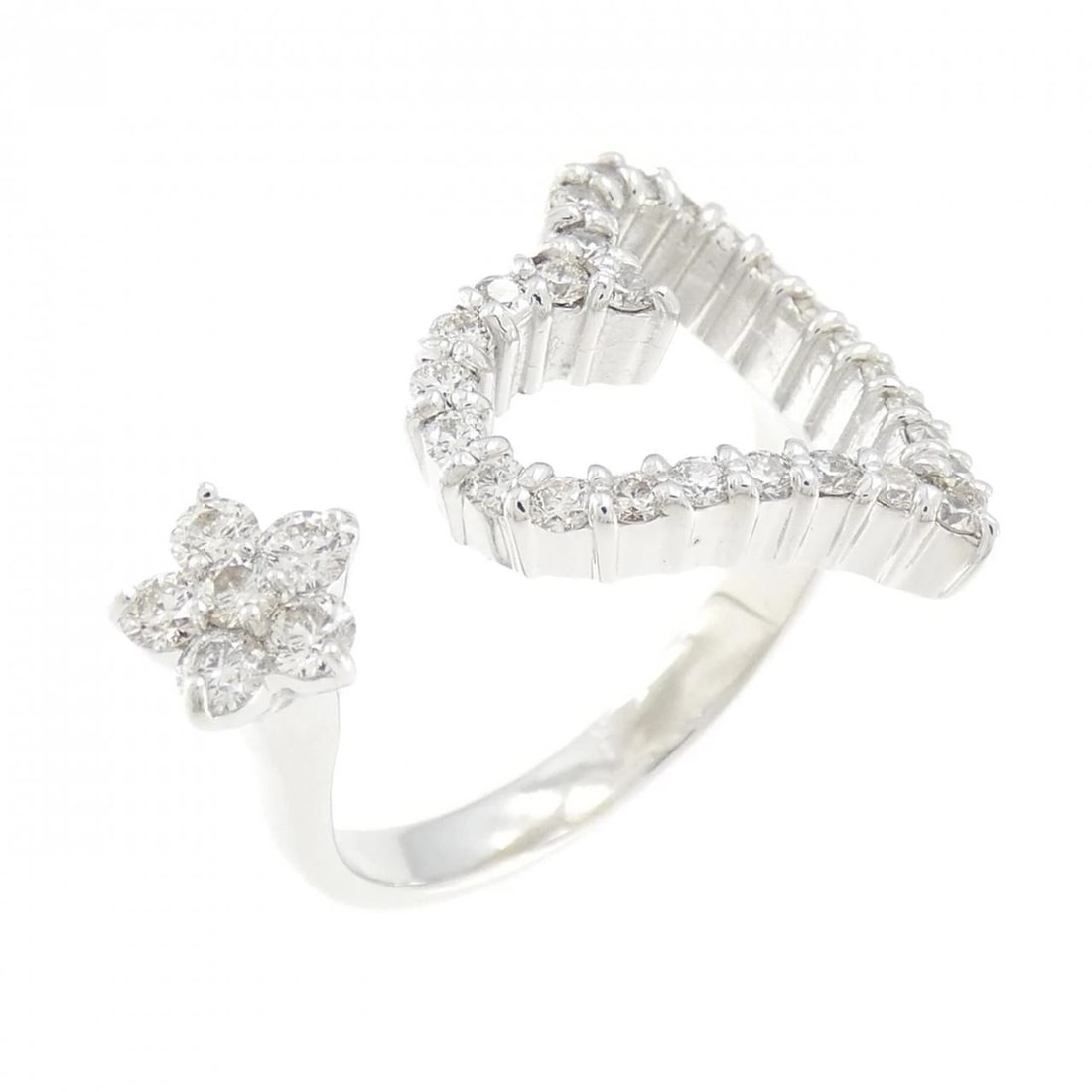 K18WG HEART X FLOWER DIAMOND RING: K18WG Heart x Flower Diamond Ring Brand: Unbranded Type/Style: Diamond Ring Material: K18WG, Main Stone/Creation Natural Color: White Gold Size: US 6 Accessories: None Accessories Notice: When