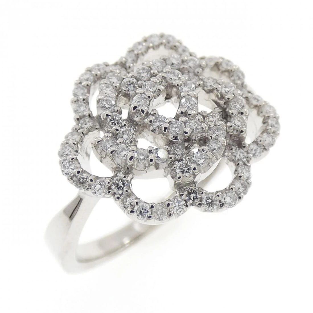 K18WG FLOWER DIAMOND RING: K18WG Flower Diamond Ring Brand: Unbranded Type/Style: Diamond Ring Material: K18WG, Main Stone/Creation Natural Color: White gold Size: US 6 1/4 Accessories: None Accessories Notice: When