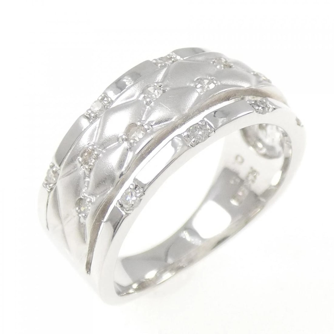 K14WG DIAMOND RING: K14WG Diamond Ring Brand: Unbranded Type/Style: Diamond Ring Material: K14WG, Main Stone/Creation Natural Color: YG Size: US 6 Accessories: None Accessories Notice: When purchasing pre-owned goods,