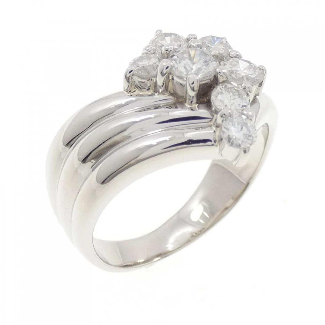 PT900 DIAMOND RING (1 of 3)