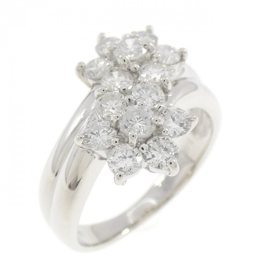 PT900 FLOWER DIAMOND RING: PT900 Flower Diamond Ring Brand: Unbranded Type/Style: Diamond ring Material: PT900, Main Stone/Creation NATURAL Color: SILVER Size: US 5.5 Accessories: None Accessories Notice: When purch