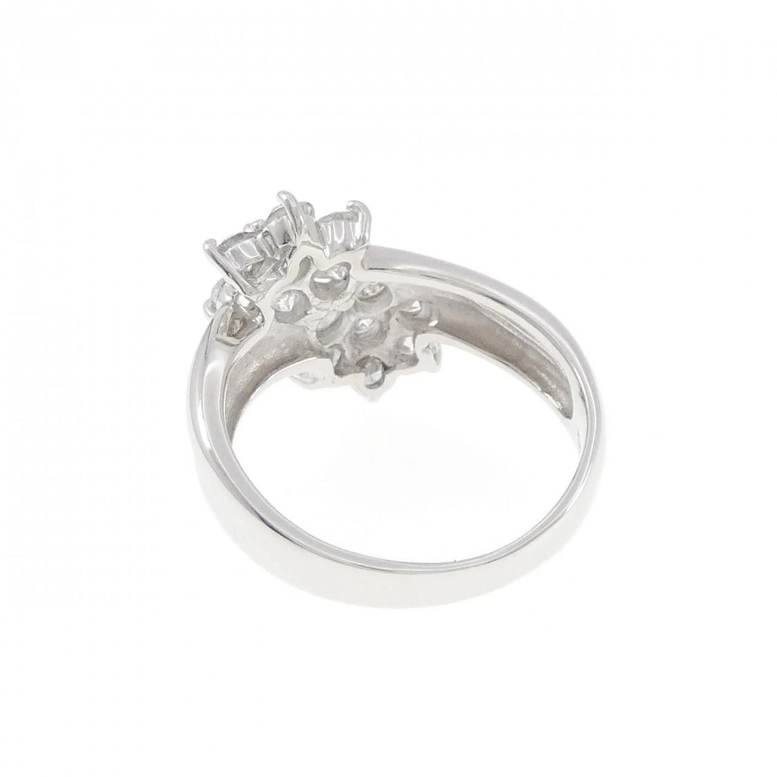 PT900 FLOWER DIAMOND RING - 3