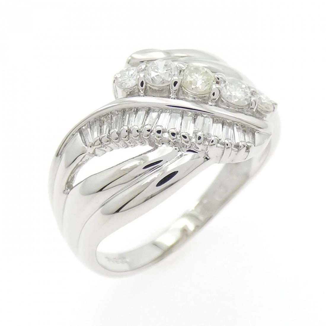 PT900 DIAMOND RING: PT900 Diamond Ring Brand: Unbranded Type/Style: Diamond Ring Material: Platinum900, Main Stone/Creation Natural Color: Platinum Size: US 6 1/4 Accessories: None Accessories Notice: When purchasing