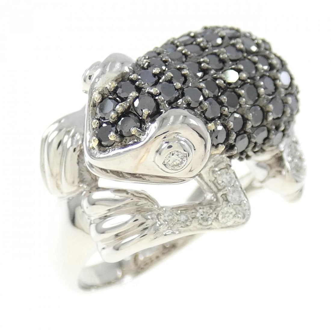 K18WG/K18BG FROG DIAMOND RING: K18WG/K18BG Frog Diamond Ring Brand: Unbranded Type/Style: Diamond Ring Material: K18WG/K18BG, Main Stone/Creation NATURAL Color: Size: US 7 1/4 Accessories: None Accessories Notice: When purchasing