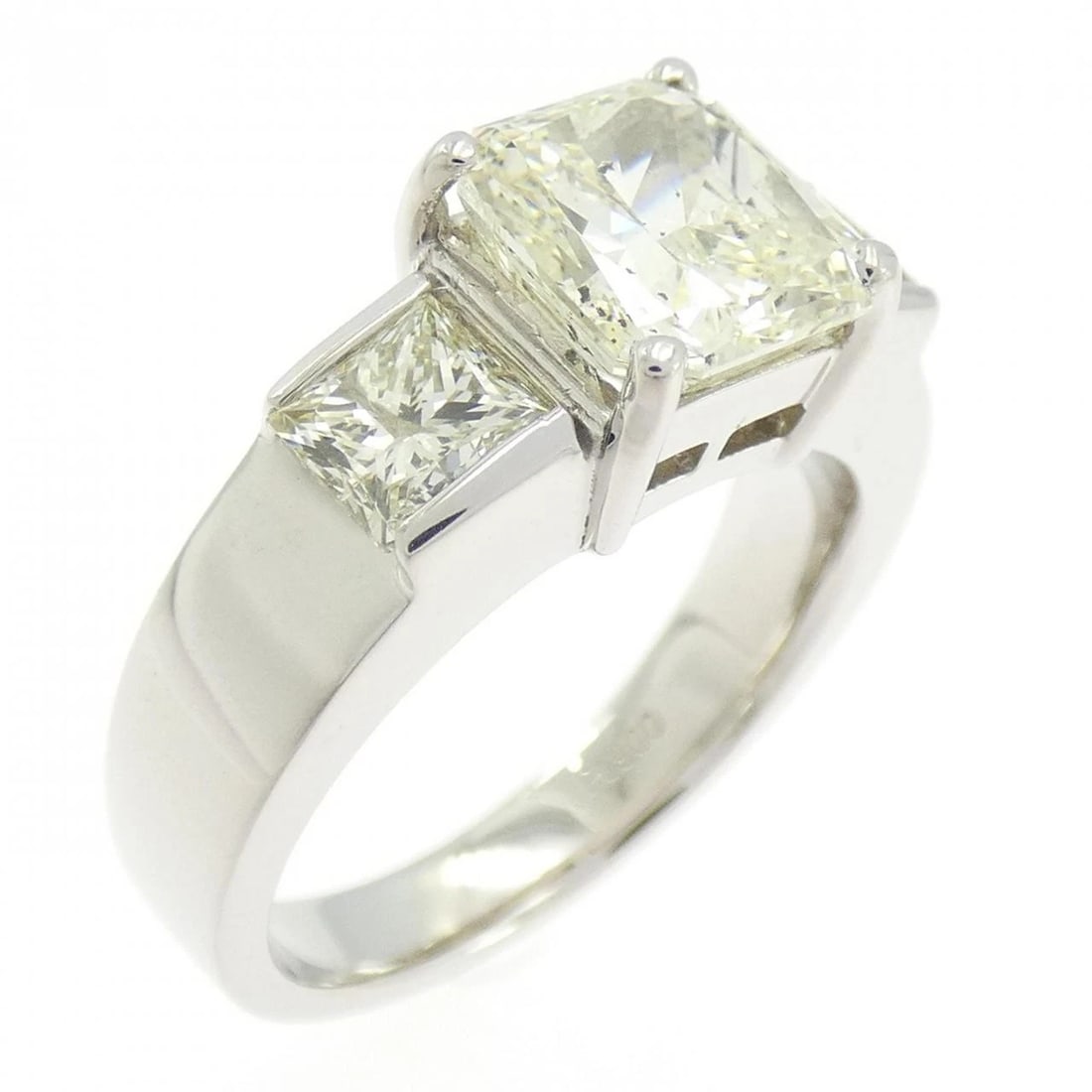 PT900 DIAMOND RING: PT900 Diamond Ring Brand: Unbranded Type/Style: Ring Material: PT900, Main Stone/Creation Natural Color: Silver Size: US 6 1/4 Accessories: None Accessories Notice: When purchasing pre-own