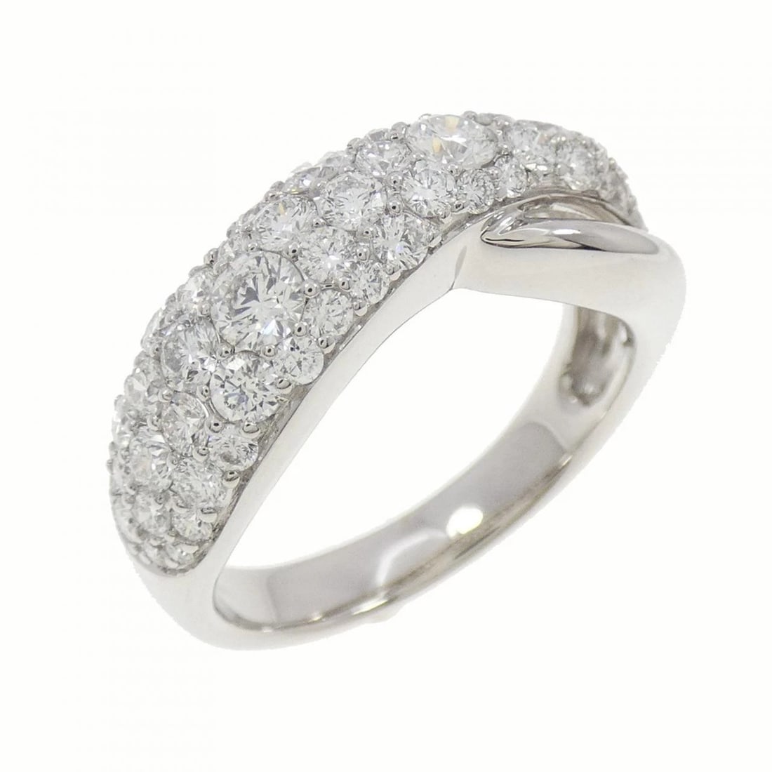 K18WG PAVE DIAMOND RING: K18WG Pave Diamond Ring Brand: Unbranded Type/Style: Diamond Ring Material: K18WG, Main Stone/Creation Natural Color: White Gold Size: US 6 1/4 Accessories: None Accessories Notice: When purchasing