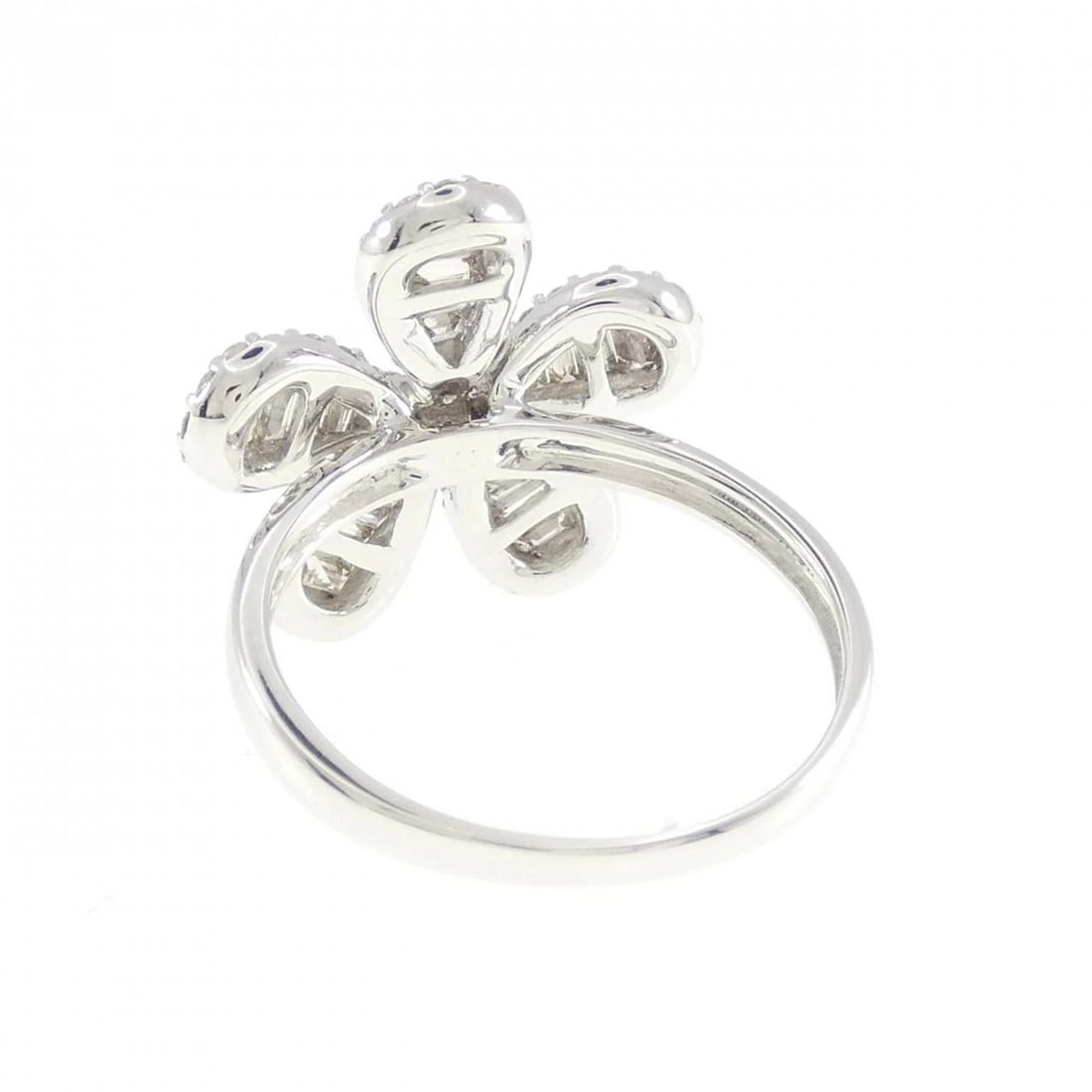 K18WG FLOWER DIAMOND RING - 3