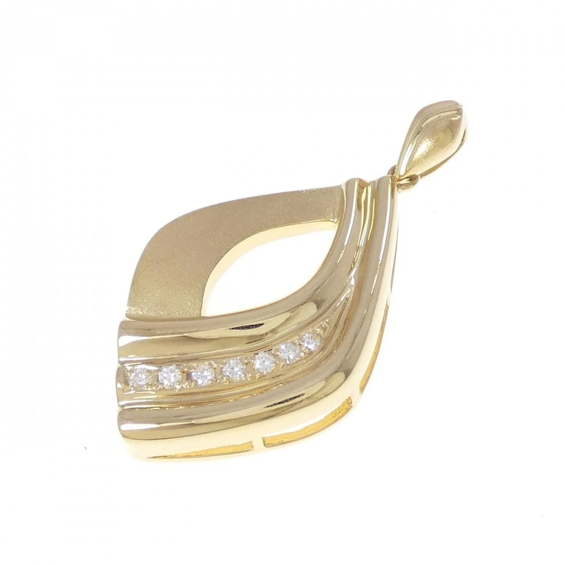 K18YG DIAMOND PENDANT: K18YG Diamond Pendant Brand: Unbranded Type/Style: Diamond Pendant/Brooch Material: K18YG, Main Stone/Creation NATURAL Color: YELLOW GOLD Size: Actual Size Approx. length x width: 39.2mm x 19.7mm