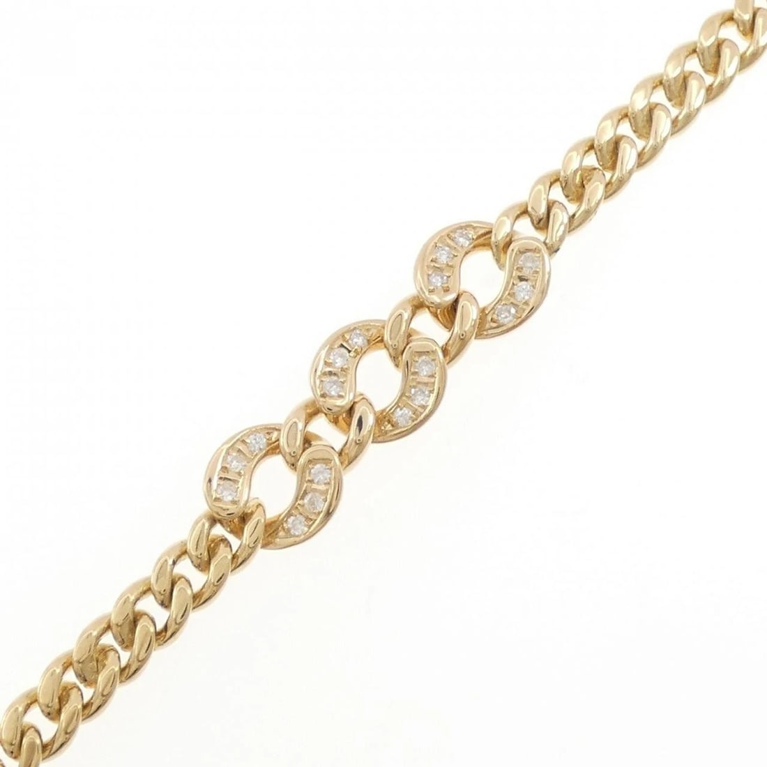 18K YELLOW GOLD DIAMOND BRACELET: 18K Yellow Gold Diamond Bracelet Brand: Unbranded Type/Style: Diamond Bracelet Material: 18K Yellow Gold, Main Stone/Creation Natural Color: Yellow Gold Size: Actual Size Max width approx: