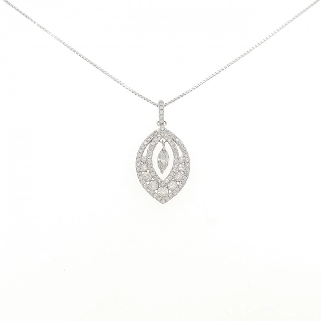 K18WG DIAMOND NECKLACE: K18WG Diamond Necklace Brand: Unbranded Type/Style: Diamond Necklace Material: K18WG, Main Stone/Creation Natural Color: WHITE GOLD Size: 45cmActual Size Pendant length approx. x width approx.: