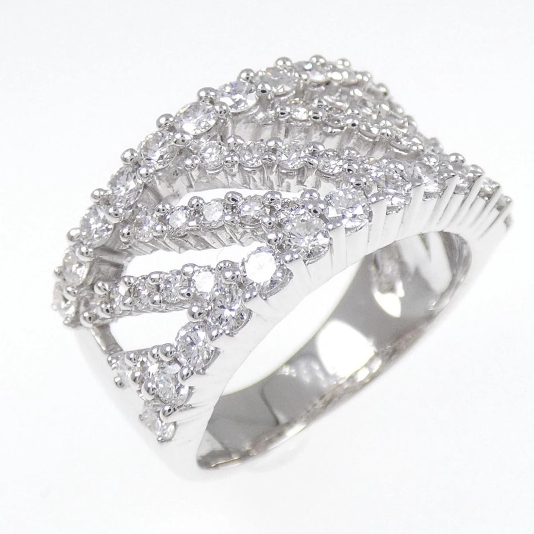 18K WHITE GOLD DIAMOND RING: 18K White Gold Diamond Ring Brand: Unbranded Type/Style: Diamond Ring Material: K18WG, Main Stone/Creation Natural Color: White Gold Size: US 6 1/4 Accessories: None Accessories Notice: When