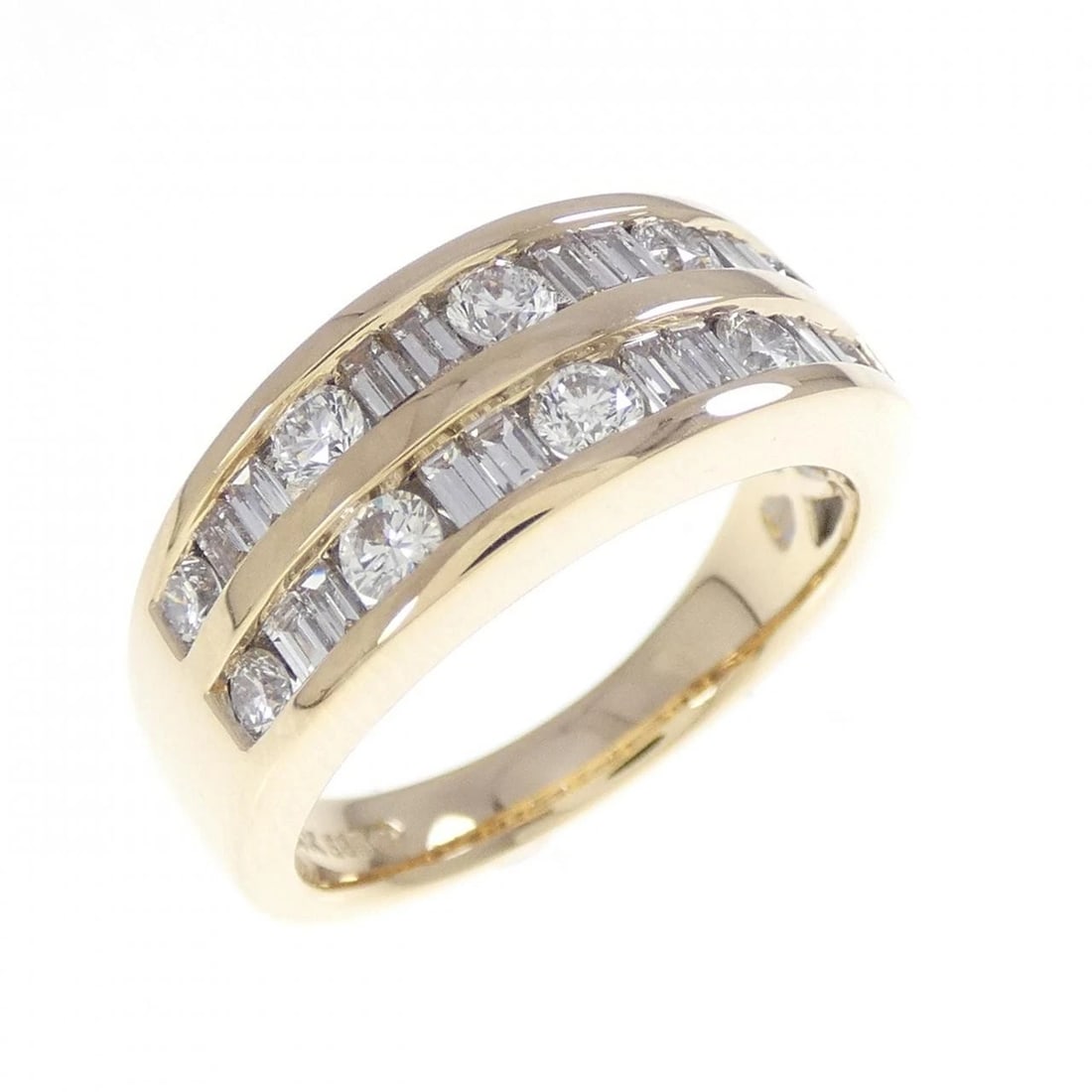14KYG/14KWG DIAMOND RING: 14KYG/14KWG diamond ring Brand: Unbranded Type/Style: Diamond Ring Material: 14KYG/14KWG, Main Stone/Creation Natural Color: Yellow Gold White Gold Size: US 6 1/2 Accessories: None Accessories