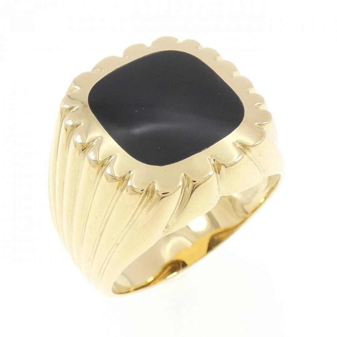 K18YG ONYX RING: K18YG Onyx Ring Brand: Unbranded Type/Style: Onyx Ring Material: K18YG, Main Stone/Creation Onyx Color: Yellow gold Size: US 8 1/2 Accessories: None Accessories Notice: When purchasing pre-owned