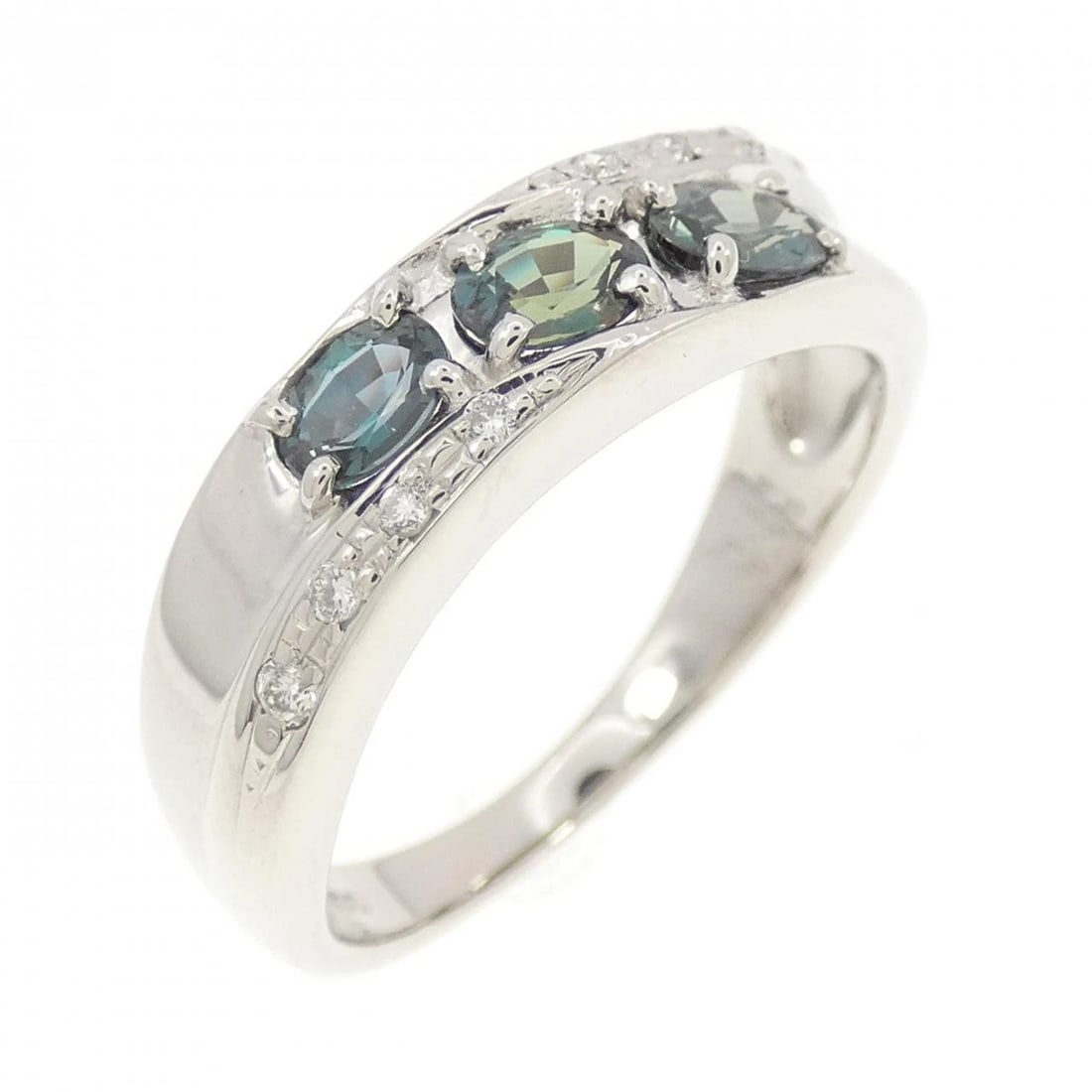 PT900 ALEXANDRITE RING: PT900 Alexandrite Ring Brand: Unbranded Type/Style: Alexandrite Ring Material: Platinum900, Main Stone/Creation Alexandrite Secondary Stone Diamond Color: Platinum Size: US 6 1/4 Accessories: None