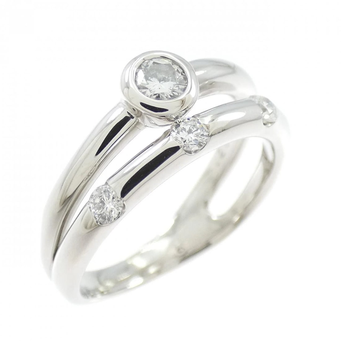PT900 DIAMOND RING: PT900 Diamond Ring Brand: Unbranded Type/Style: Diamond Ring Material: PT900, Main Stone/Creation NATURAL Color: Silver Size: US 3 3/4 Accessories: None Accessories Notice: When purchasing pre-owned