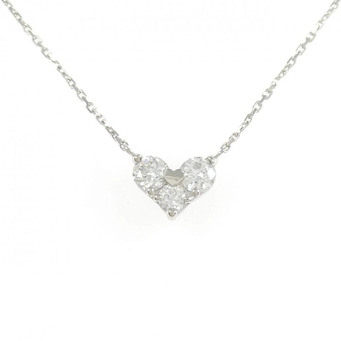 PT900/PT850 DIAMOND NECKLACE: PT900/PT850 Diamond Necklace Brand: Unbranded Type/Style: Necklace Material: PT900/PT850, Main Stone/Creation Natural Color: Silver Size: 47cmActual Size Pendant length approx. x width approx.: 8.3mmx