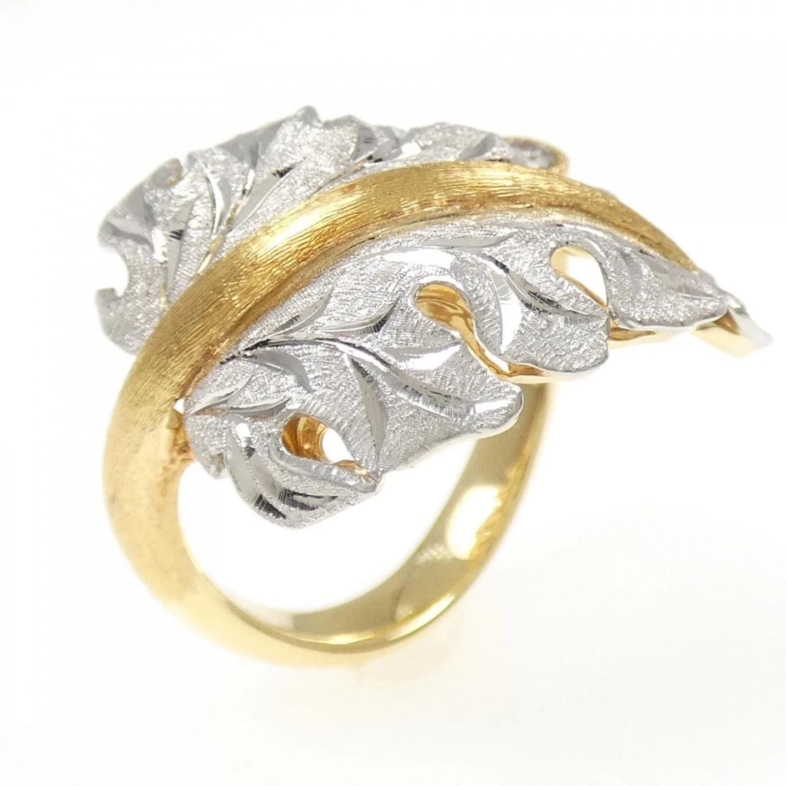 K18YG/PT900 LEAF DIAMOND RING (1 of 3)