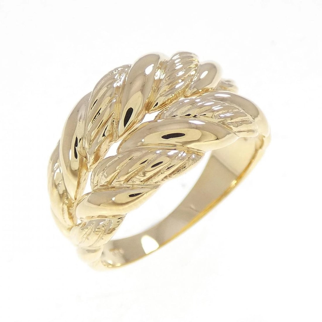 K18YG RING: K18YG ring Brand: Unbranded Type/Style: Ring Material: K18YG, Color: Yellow Gold Size: US 6 1/2 Accessories: None Accessories Notice: When purchasing pre-owned goods, please refer to the p