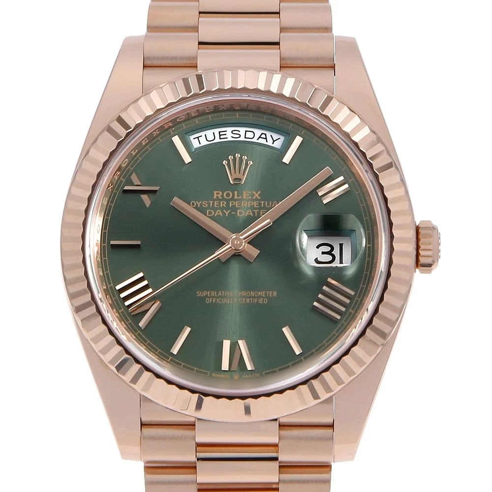 ROLEX DATE OLIVE GREEN WATCH: ROLEX date Olive green Watch Brand: ROLEX Type/Style: Wrist watch Material: Case Material Everrose gold Belt Material Everrose gold Color: Dial Color Olive Green Size: Case:W40mm Circumference of Wris