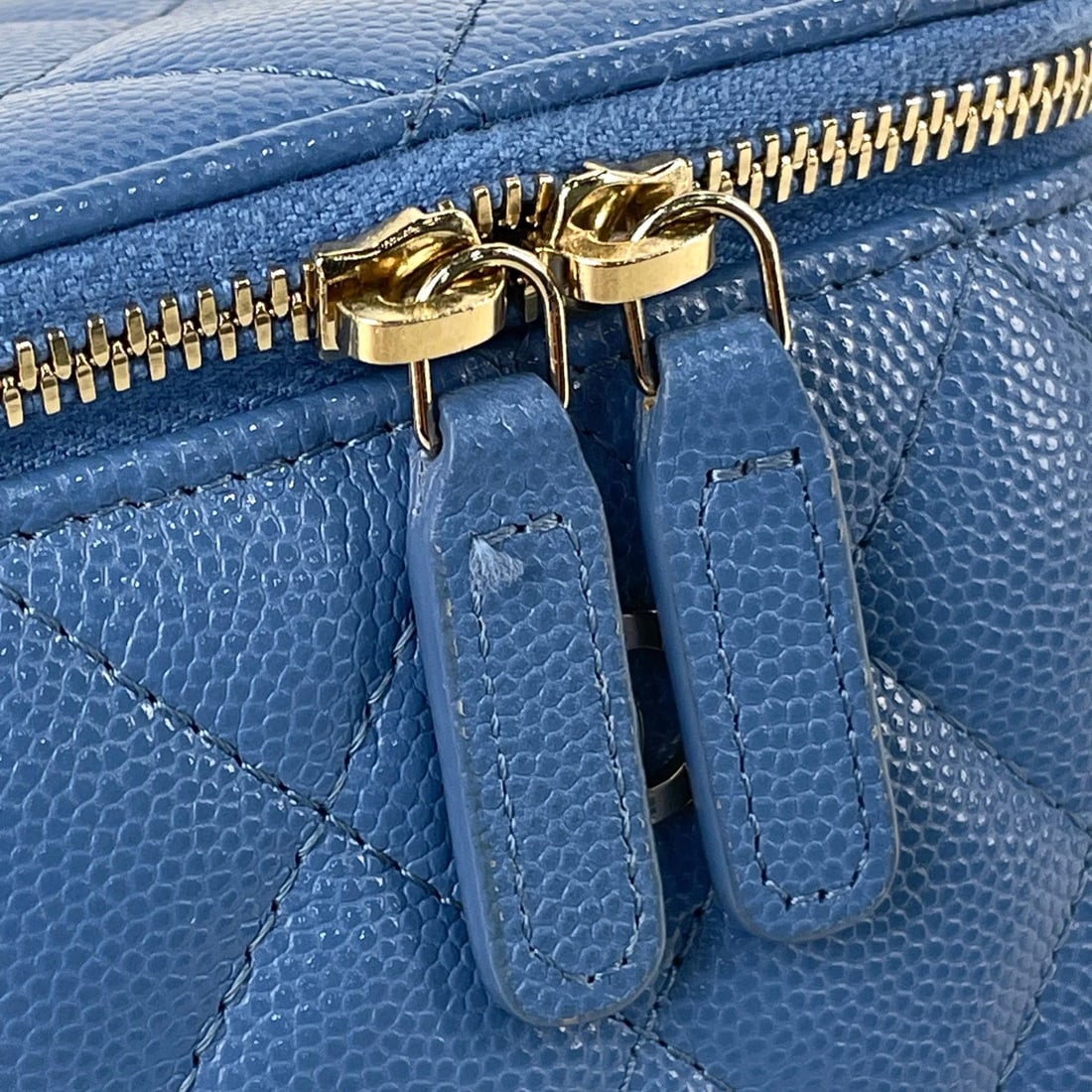 CHANEL (INTERLOCKING) CC LOGO CHAIN SHOULDER BAG - 7