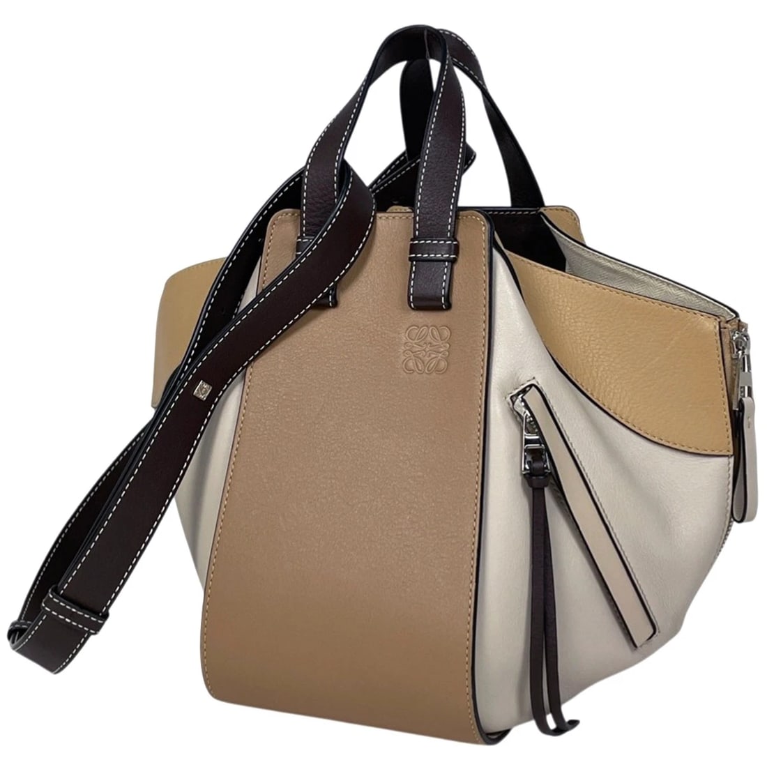LOEWE HAMMOCK BAG SMALL ANAGRAM 2WAY SHOULDER BAG: LOEWE Hammock bag small Anagram 2WAY Shoulder Bag Brand: LOEWE Type/Style: Hand Bag Material: leather Color: Beige Size: Width 14cm(5.5") Height 24cm(9.4") Depth 24cm(9.4") Accessories: None <