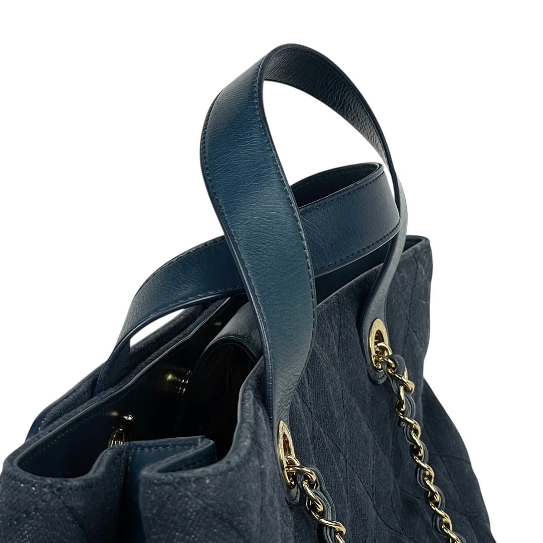 CHANEL (INTERLOCKING) CC LOGO CHAIN SHOULDER BAG - 9