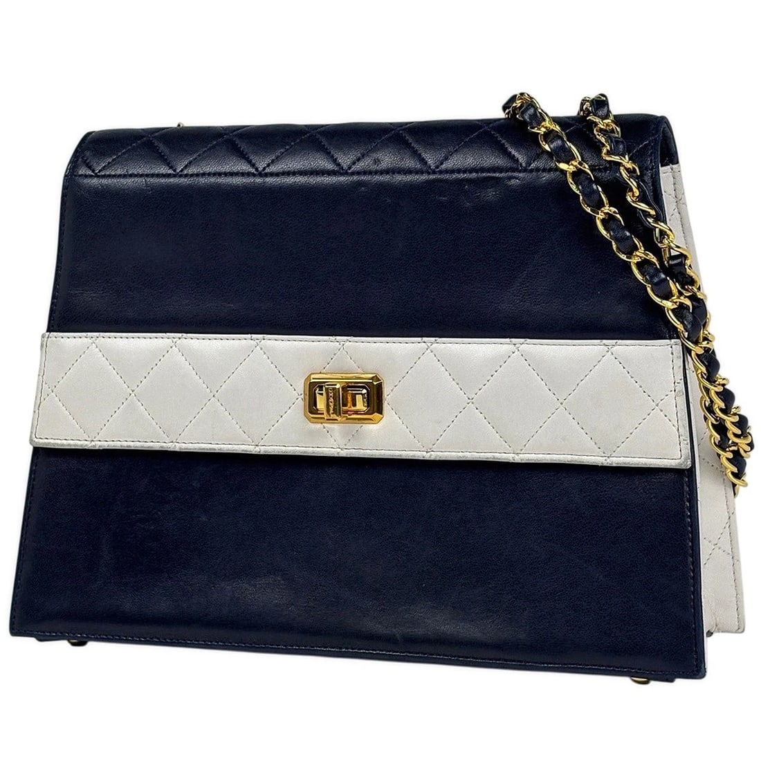 CHANEL LOGO CHAIN SHOULDER BAG MATRASSE SHOULDER BAG: CHANEL Logo Chain Shoulder Bag Matrasse Shoulder Bag Brand: CHANEL Type/Style: Shoulder Bag Material: leather Color: Navy blue White Size: Width 27cm(10.6") Height 19cm(7.5") Depth 8.5cm(3.3")