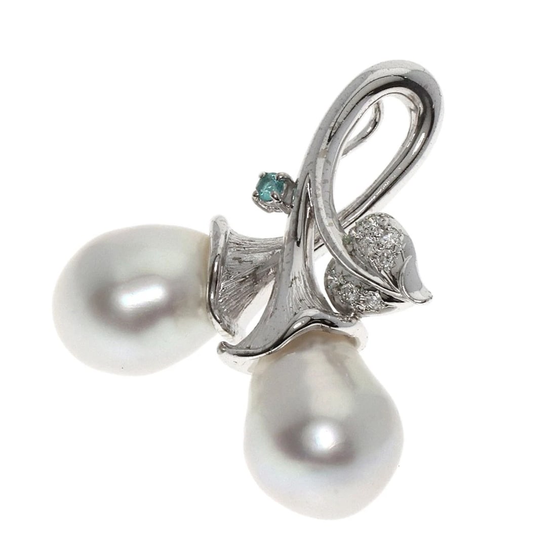TASAKI PEARL PEARL SAPPHIRE DIAMOND PENDANT TOP K18 WHITE GOLD: TASAKI Pearl Pearl Sapphire Diamond Pendant top K18 White Gold Brand: TASAKI Type/Style: Pendant top Material: K18 White Gold, Color: Silver Size: Stone Size:0.4inch/10-10.5mm Top Size:1.1inch/28.6x27
