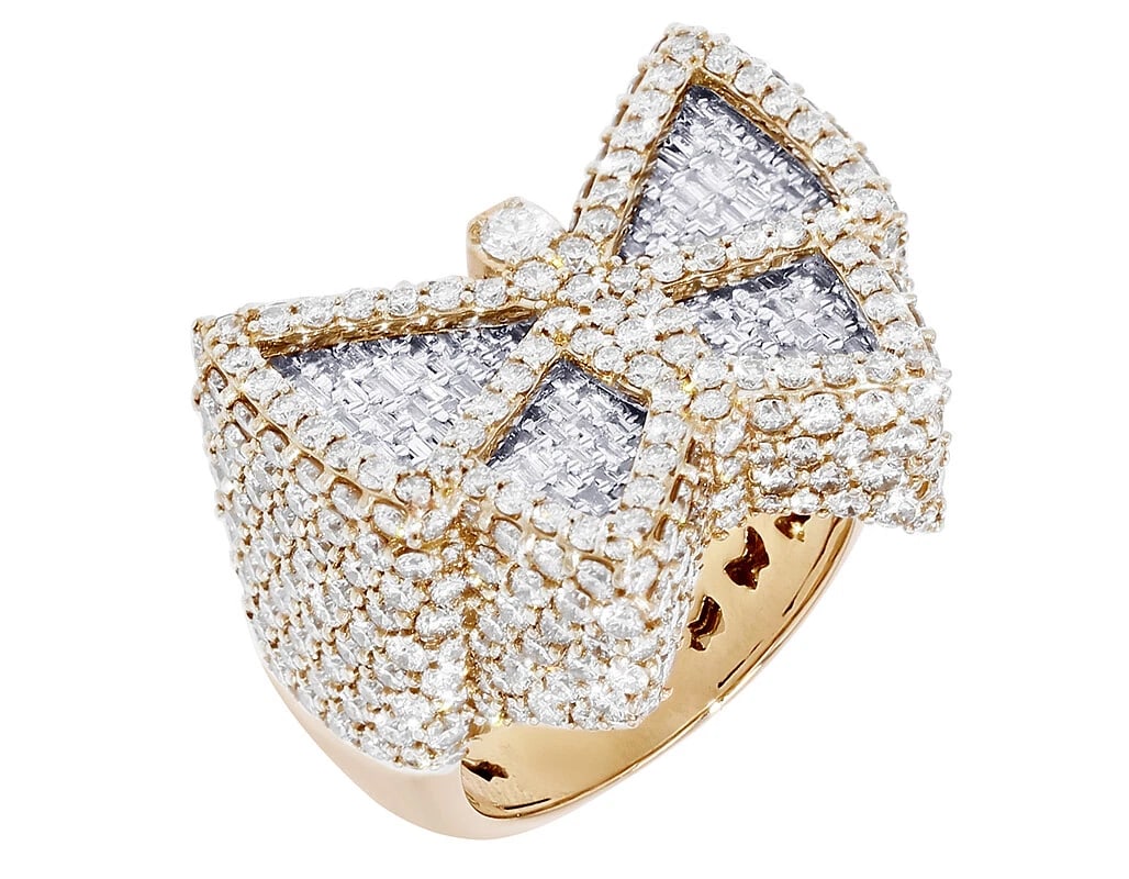 BUTTERFLY BAGUETTE DIAMOND RING 10K YELLOW GOLD: Butterfly Baguette Diamond Ring 10K Yellow Gold Brand: none Type/Style: Ring Material: 10K , Yellow Gold, Main Stone/Creation Yellow Color: Natural Size: 7 US Accessories: None Accessories Notice: