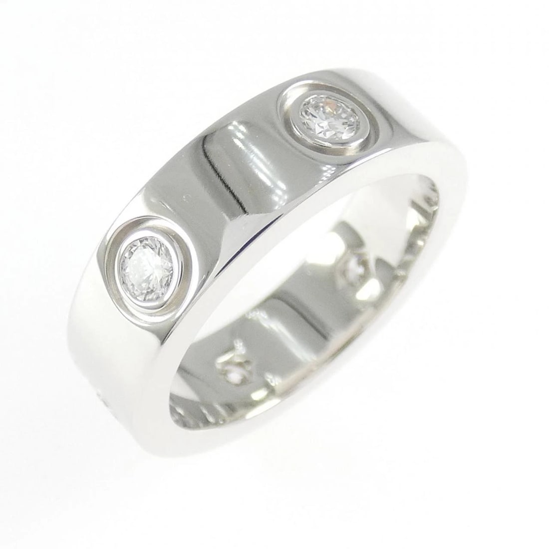 CARTIER LOVE FULL DIAMOND RING: Cartier Love Full Diamond Ring Brand: CARTIER Type/Style: Ring Material: 750 white gold, Main Stone/Creation Natural Color: Silver Size: US4 1/2(48) Accessories: None Accessories Notice: When