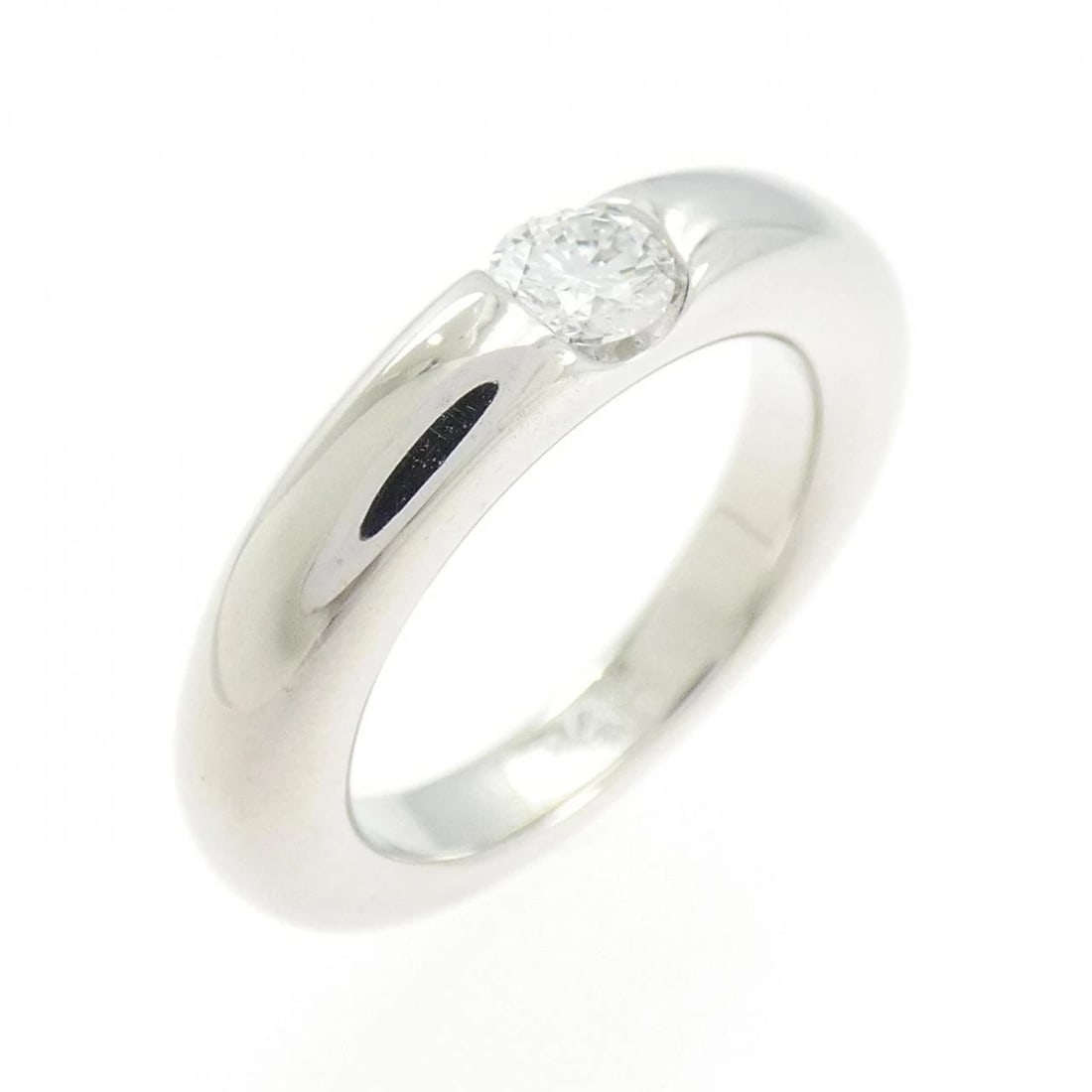 CARTIER ELLIPSE RING: Cartier Ellipse Ring Brand: CARTIER Type/Style: Ring Material: 750 white gold, Main Stone/Creation Natural 0.25CT Color: none Size: US4 1/2(48) Accessories: None Accessories Notice: When p