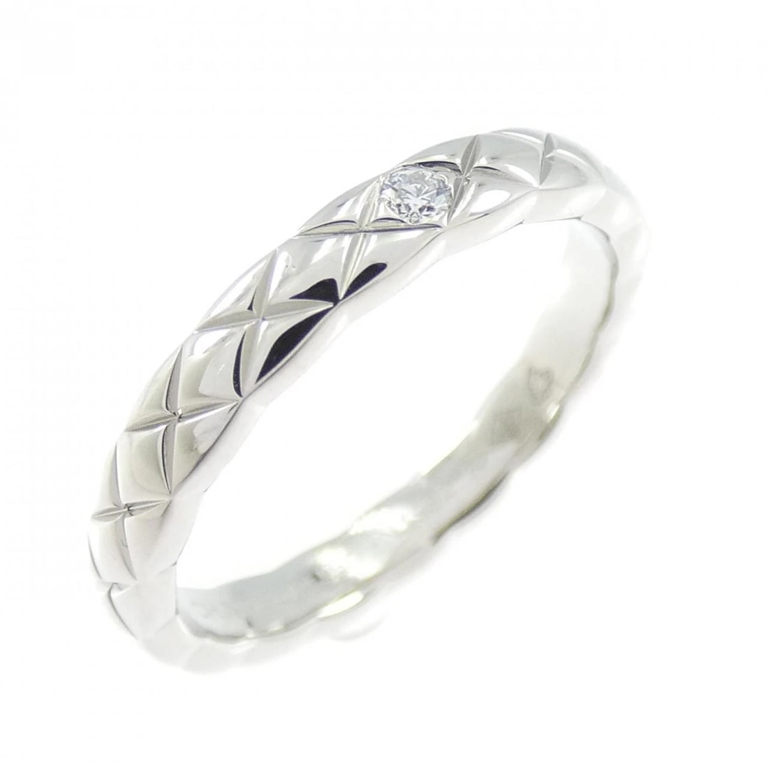 CHANEL COCO CRUSH SMALL RING: Chanel Coco Crush Small Ring Brand: CHANEL Type/Style: Ring Material: Platinum950, Main Stone/Creation Natural Color: Silver Size: US4 3/4(49) Accessories: None Accessories Notice: When purchasing