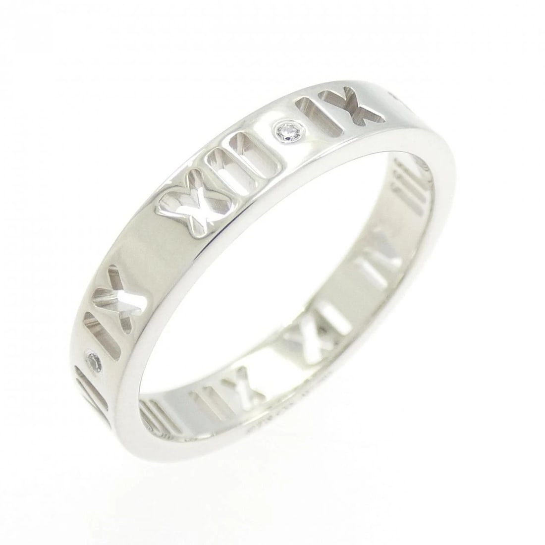 TIFFANY&CO. ATLAS RING: TIFFANY&Co. Atlas Ring Brand: TIFFANY&Co. Type/Style: Ring Material: 750 white gold, Main Stone/Creation Natural Color: none Size: US6 1/4 Accessories: None Accessories Notice: When purchasing