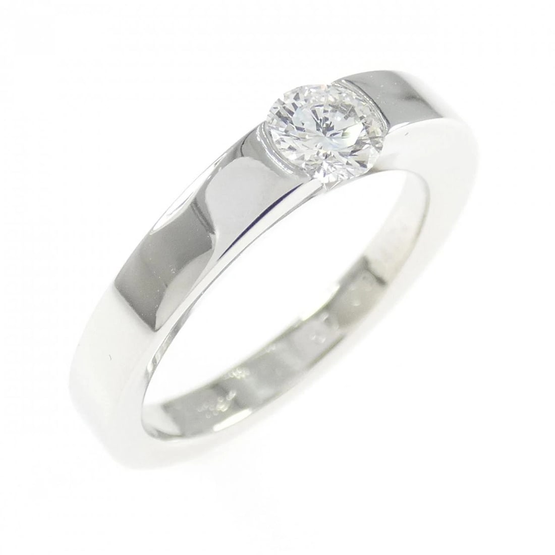 CARTIER DATE WITH CARTIER RING: Cartier Date with Cartier Ring Brand: CARTIER Type/Style: Ring Material: 750 white gold, Main Stone/Creation Natural Color: E Size: US5 1/4(50) Accessories: None Accessories Notice: When purchasing