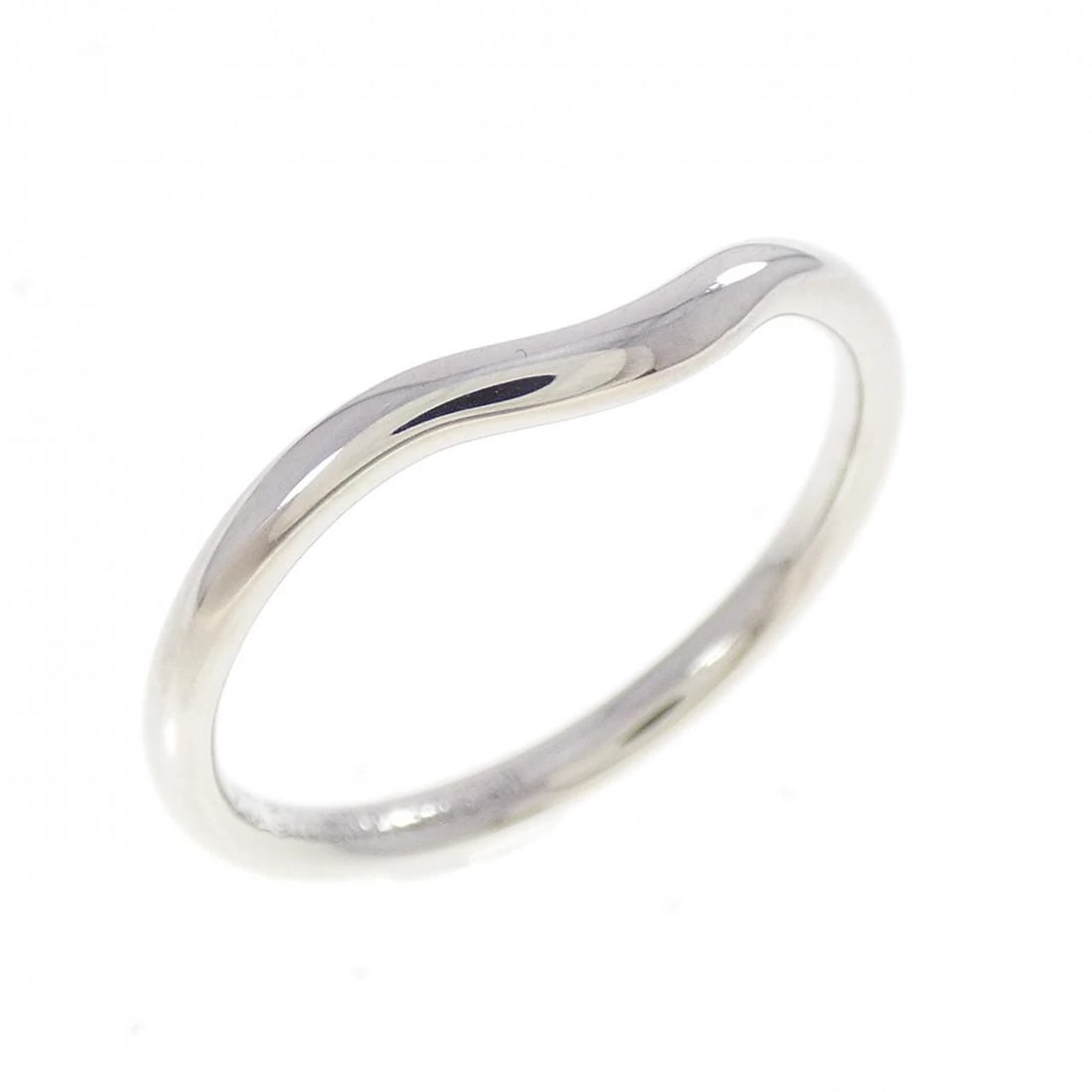 TIFFANY&CO. CURVED RING: TIFFANY&Co. Curved Ring Brand: TIFFANY&Co. Type/Style: TIFFANY & Co. Ring Material: Platinum950, Color: SILVER Size: US7 1/2 Accessories: None Accessories Notice: When purchasing pre-owned goods,