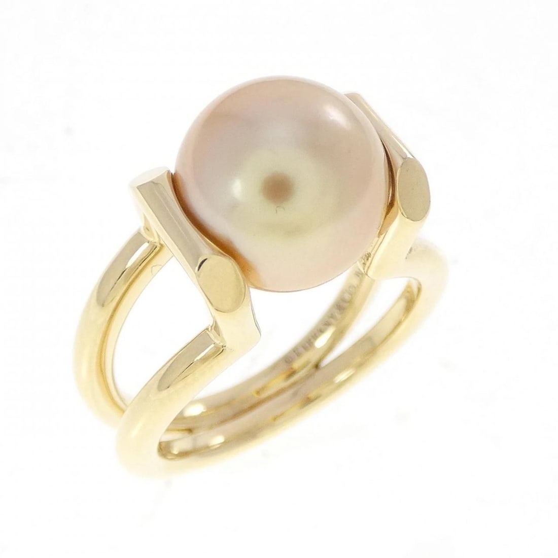 TIFFANY&CO. HARDWARE RING: TIFFANY&Co. Hardware Ring Brand: TIFFANY&Co. Type/Style: TIFFANY & Co. Ring Material: 750 yellow gold, Main Stone/Creation White Butterfly Pearl Color: none Size: US5 1/4 Accessories: None