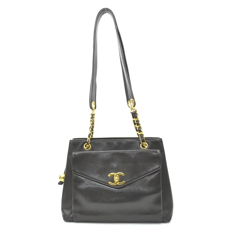 CHANEL SHOULDER BAG BLACK/GOLD: CHANEL Shoulder Bag Black/Gold Brand: CHANEL Type/Style: Shoulder Bag Material: Leather/Metal Color: Black / Gold Size: Size [inch] (Bottom)W:12.0inx H:9.6inx D:3.5in Size [cm] (Bottom)W:30.5cmx H:24.