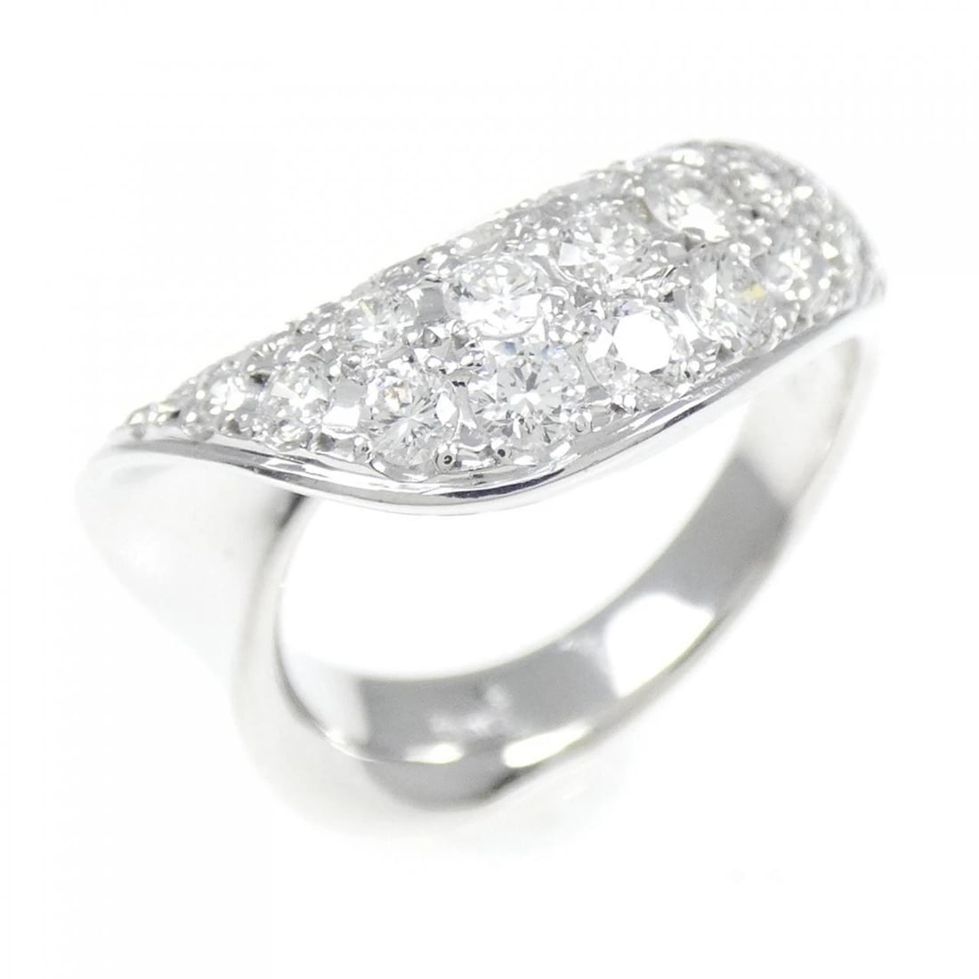 K18WG PAVE DIAMOND RING: K18WG Pave Diamond Ring Brand: Unbranded Type/Style: Diamond Ring Material: 18k White Gold, Main Stone/Creation Natural Color: White Gold Size: US 6 1/4 Accessories: None Accessories Notic