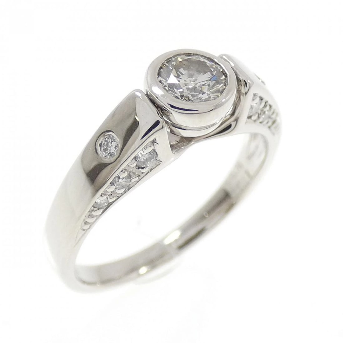 PT900 DIAMOND RING