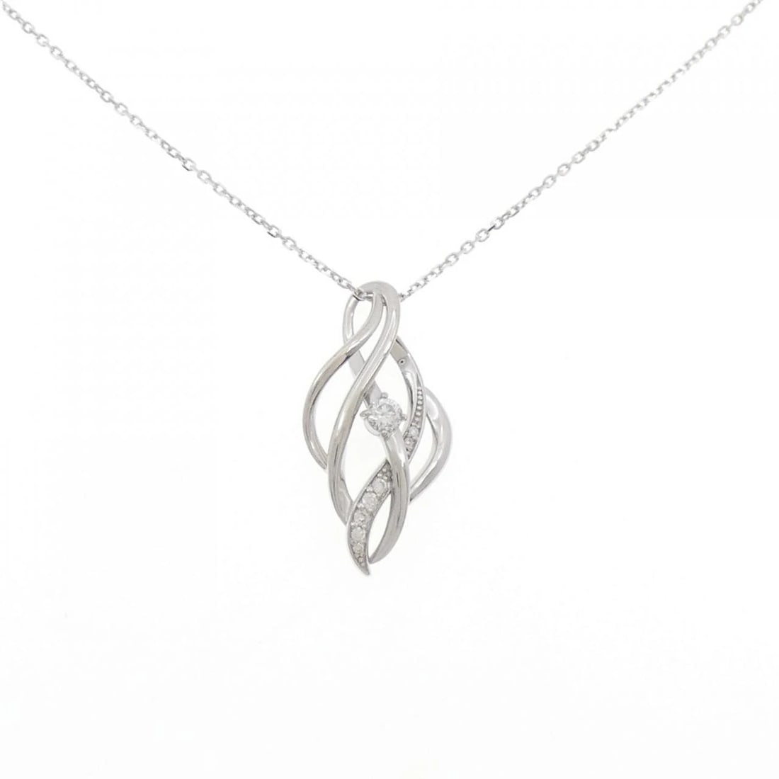 K18WG DIAMOND NECKLACE: K18WG Diamond Necklace Brand: Unbranded Type/Style: Diamond Necklace Material: K18WG, Main Stone/Creation Natural Color: White gold Size: Actual Size Pendant length approx. x width approx.: