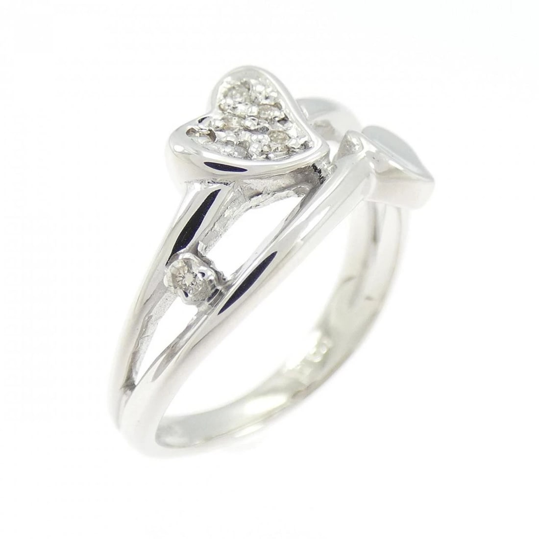 K18WG HEART DIAMOND RING: K18WG Heart Diamond Ring Brand: Unbranded Type/Style: Diamond Ring Material: 18k White Gold, Main Stone/Creation Natural Color: White Gold Size: US 3 1/4 Accessories: None Accessories Noti