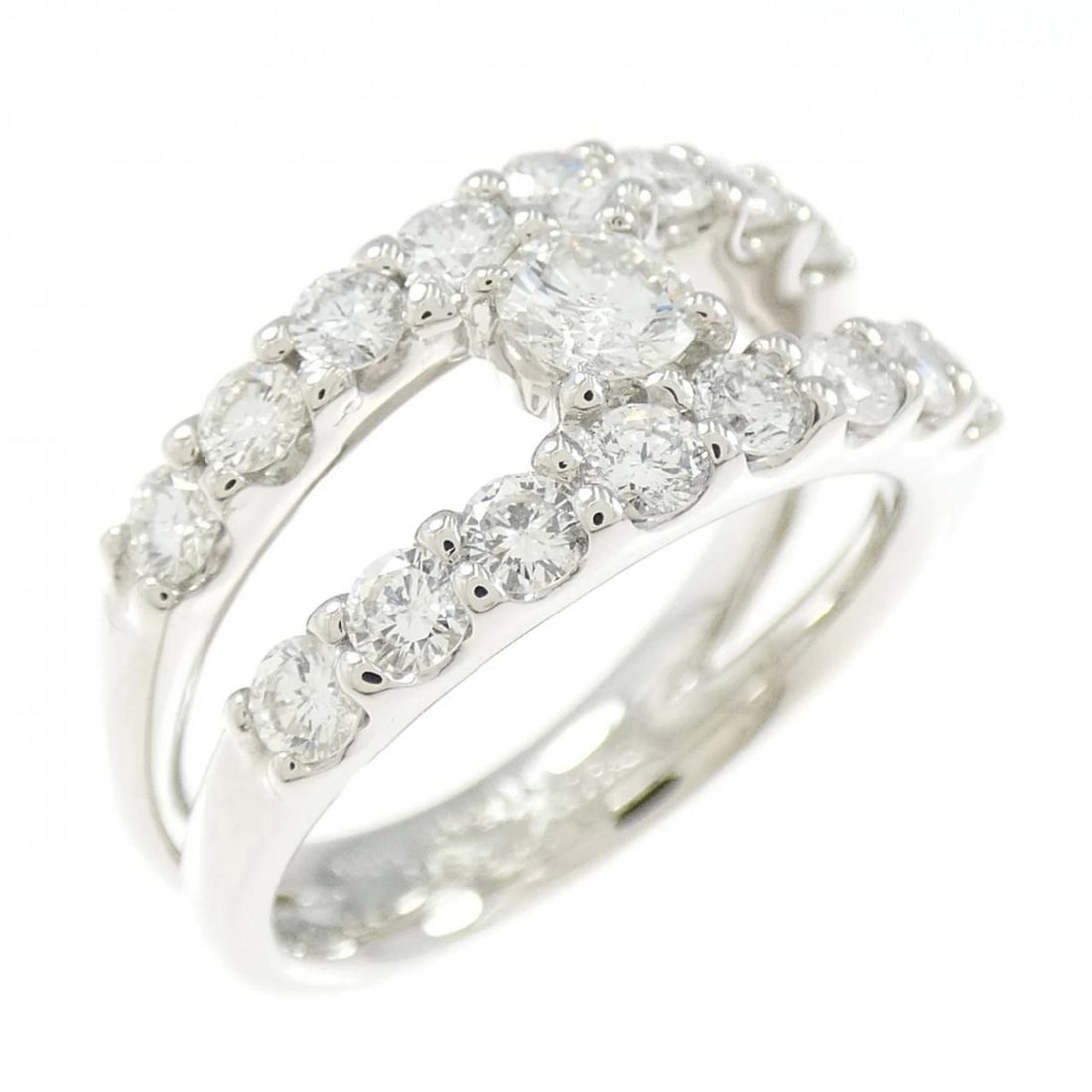 PT900 DIAMOND RING: PT900 Diamond Ring Brand: Unbranded Type/Style: Diamond Ring Material: PT900, Main Stone/Creation NATURAL Color: Silver Size: US 51/2 Accessories: None Accessories Notice: When purchasing