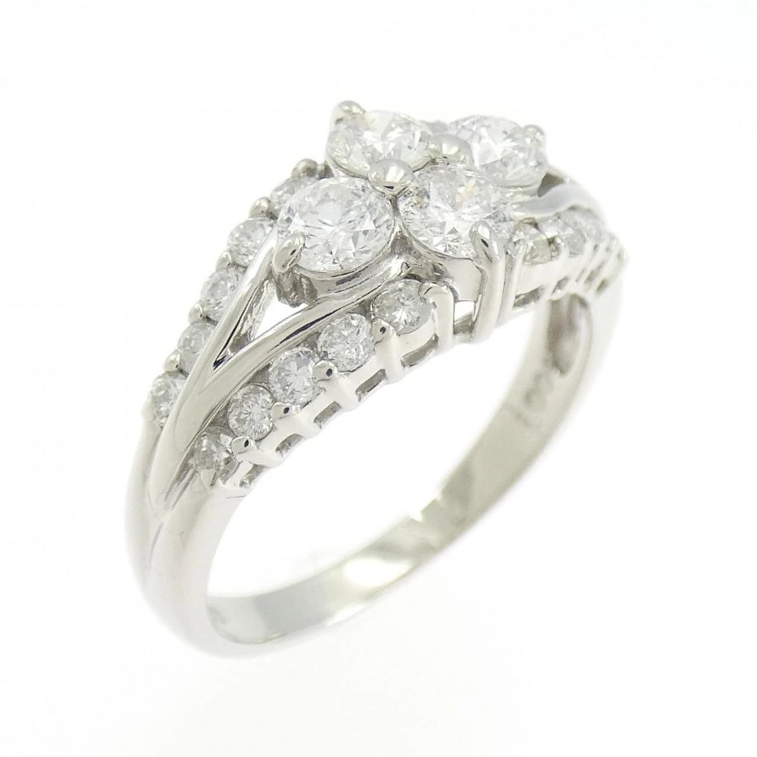 PT900 DIAMOND RING: PT900 Diamond Ring Brand: Unbranded Type/Style: Diamond Ring Material: PT900, Main Stone/Creation NATURAL Color: Silver Size: US 6 1/4 Accessories: None Accessories Notice: When purchasing pre-owned