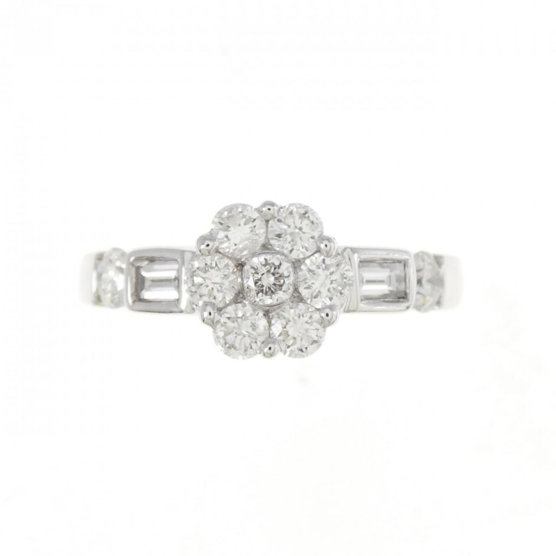 750WG DIAMOND RING: 750WG Diamond Ring Brand: Unbranded Type/Style: Diamond Ring Material: 750WG, Main Stone/Creation Natural Color: WHITE GOLD Size: US 6 1/2 Accessories: None Accessories Notice: When purchasing