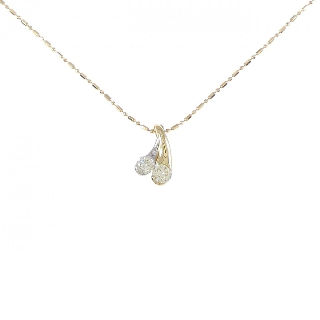 K18YG/PT DIAMOND NECKLACE: K18YG/PT Diamond Necklace Brand: Unbranded Type/Style: Diamond Necklace Material: K18YG/PT, Main Stone/Creation Natural Color: YG,Silver Size: Actual Size Pendant length approx. x width approx.: 12.7m