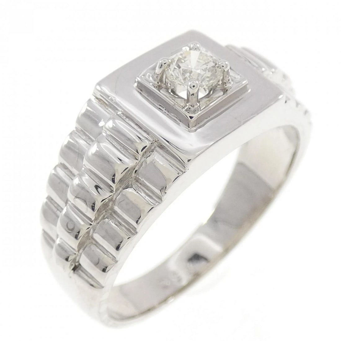 750WG DIAMOND RING: 750WG diamond ring Brand: Unbranded Type/Style: Diamond ring Material: 750WG, Main Stone/Creation Natural Color: White Gold Size: US 8.25 Accessories: None Accessories Notice: When purchas